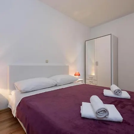 In With Sea View, Balcony, Air Conditioning, Wifi 5142-3 Appartamento *